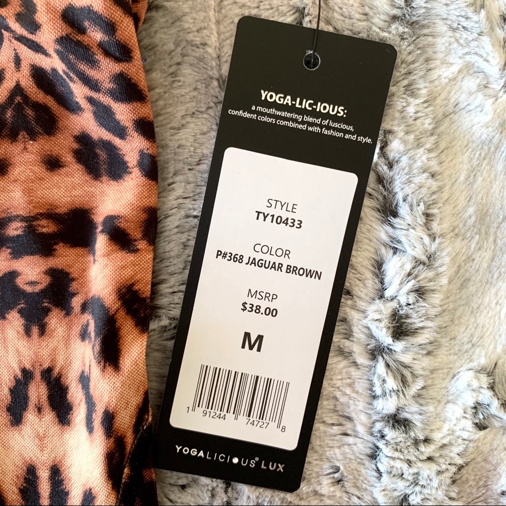 Cheetah print Yogalicious cropped workout tank top - Picture 6 of 10